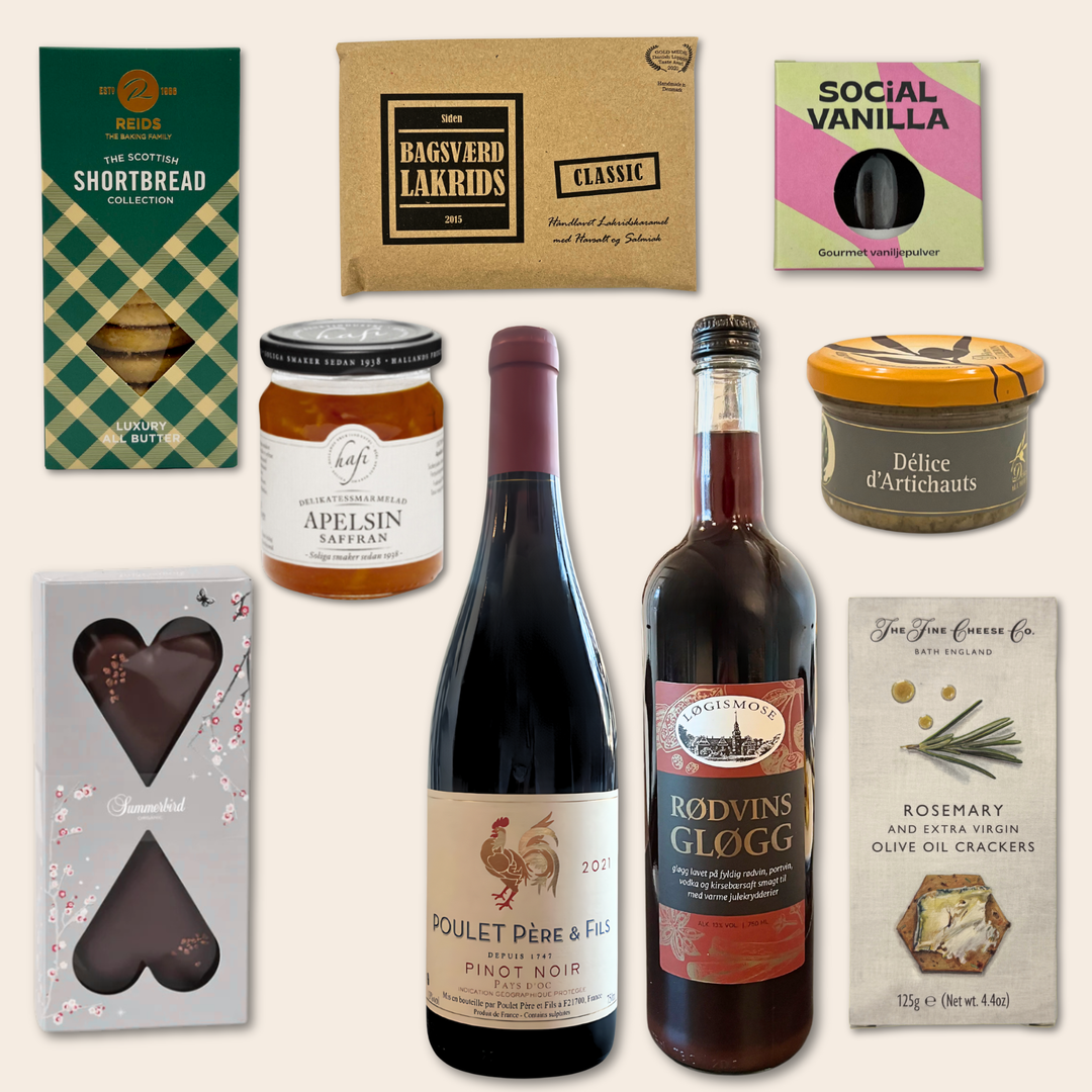 Gavekurv med gløgg, vin, kiks og søde sager