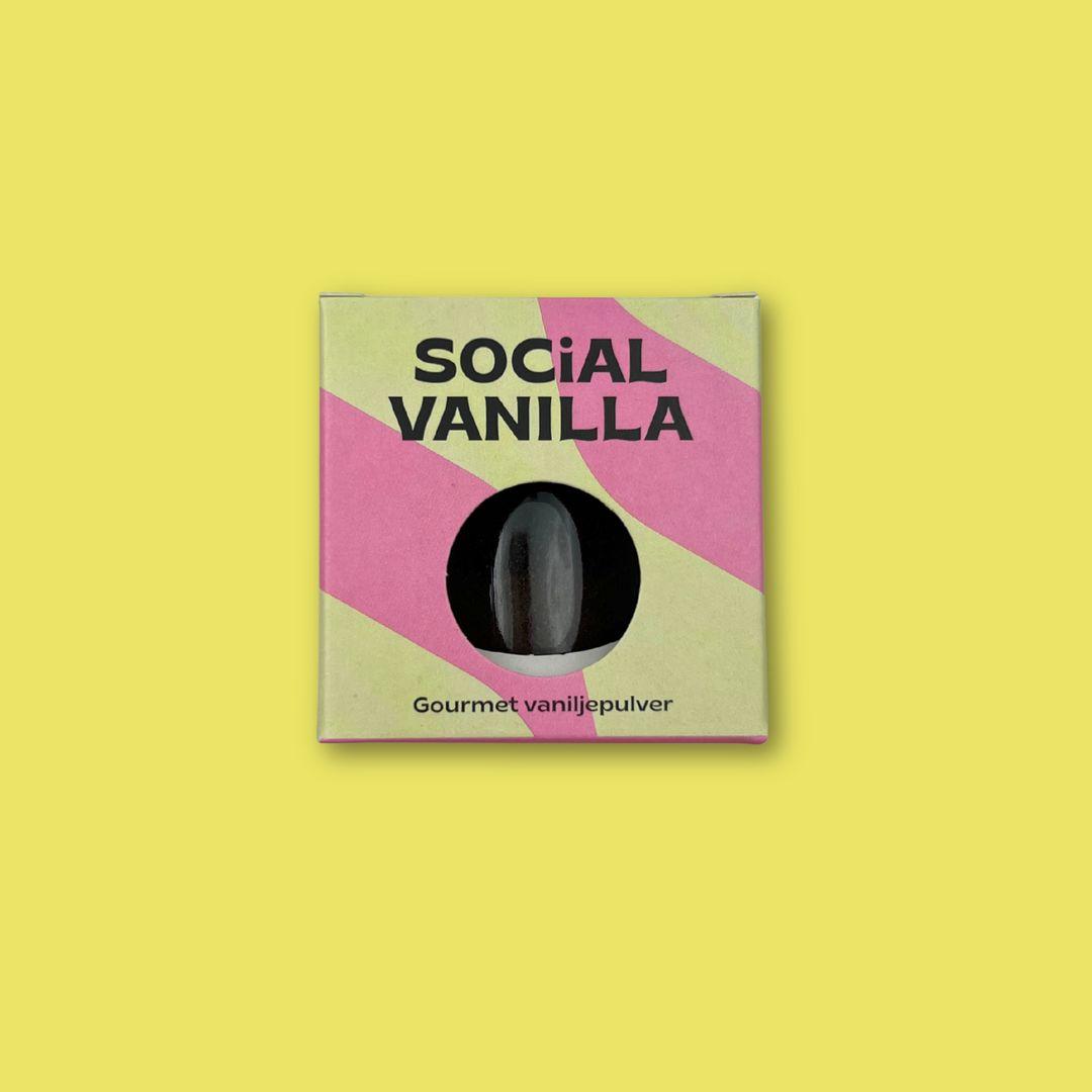 Gavekurv med gløgg, vin, kiks og søde sager