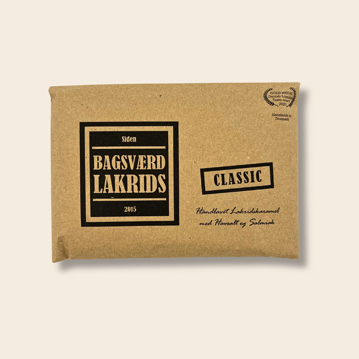 Gavekurv med gløgg, vin, kiks og søde sager