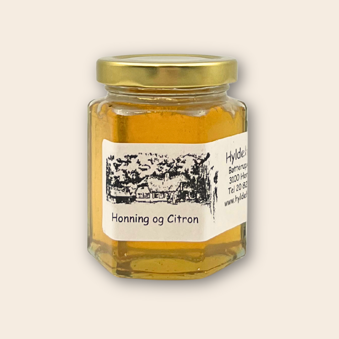 Gavekurv med Søde Sager og Håndlavede Krus